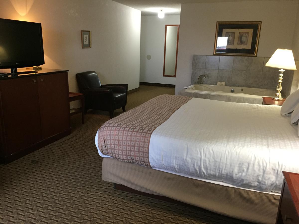 Best Value Inn & Suites Parry Sound Exterior foto
