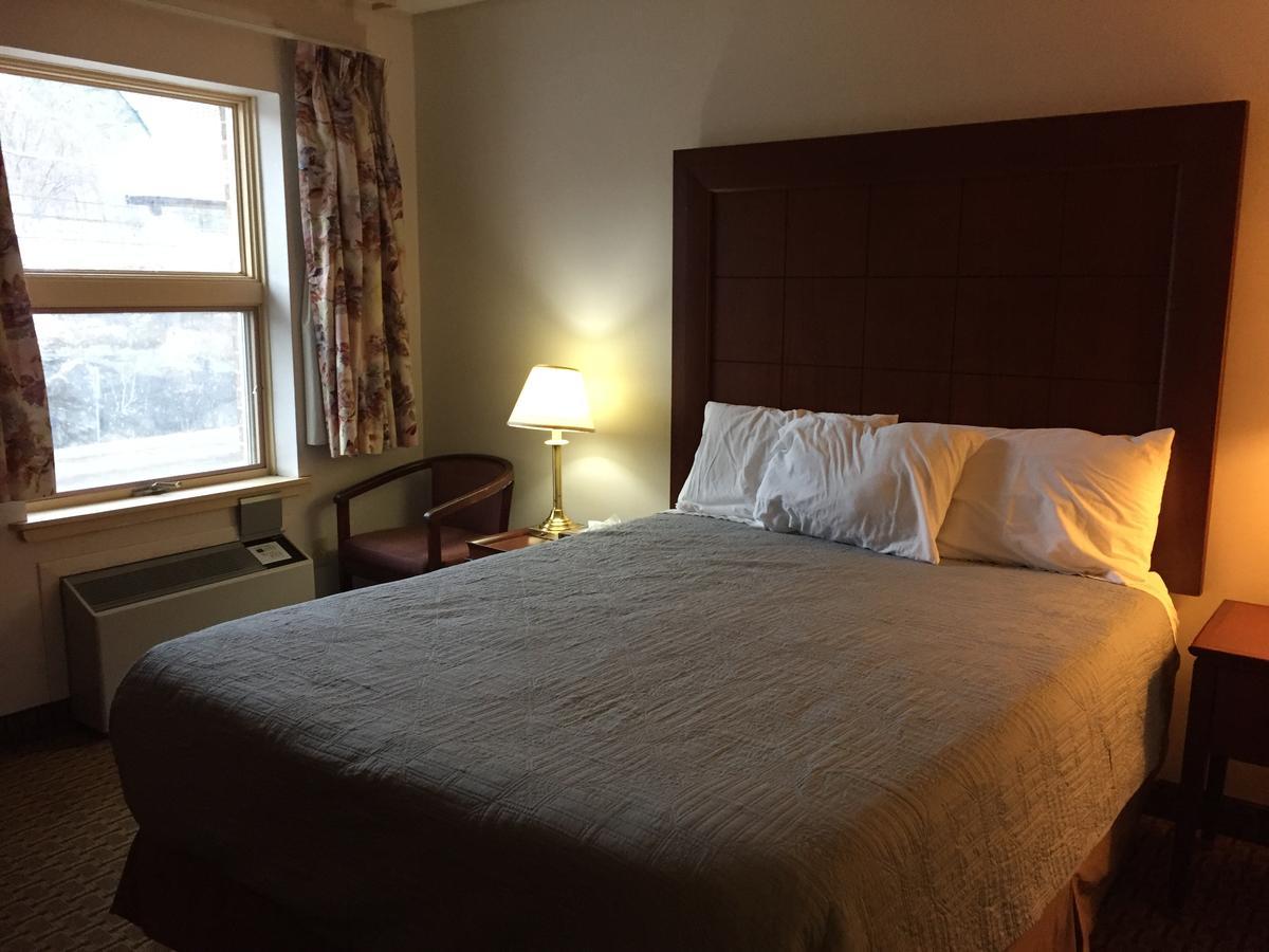Best Value Inn & Suites Parry Sound Exterior foto